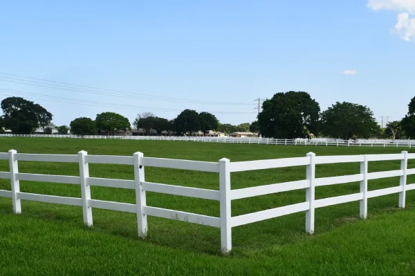 Common Signs Your Fence Needs Professional Repair in Columbia, SC
